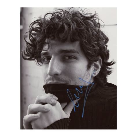 Anatomy of a Scenes Manatomy: Louis Garrel Lets It All Hang。